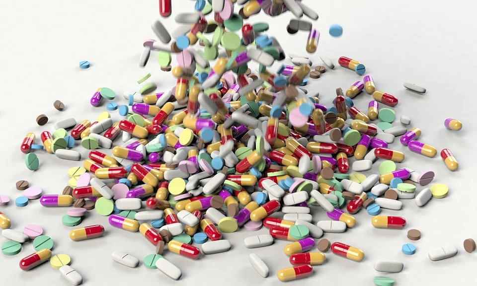 Centralized vs. Decentralized Medication Distribution